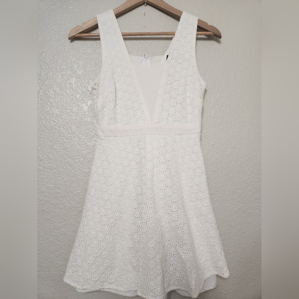 Love Reign Jr Women's White Fit & flare Eyelet Sleeveless dress Small Short